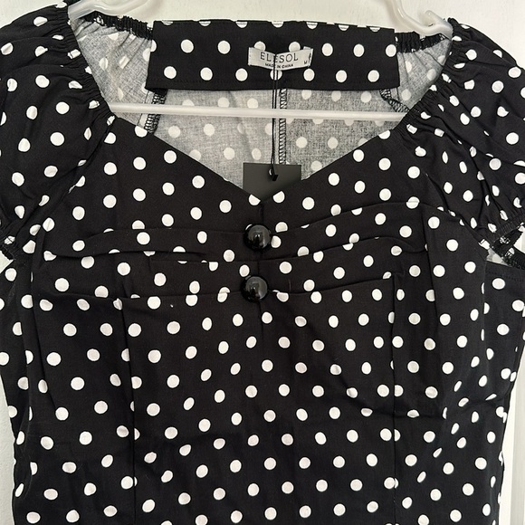 NWT Elesol top! - Picture 2 of 4